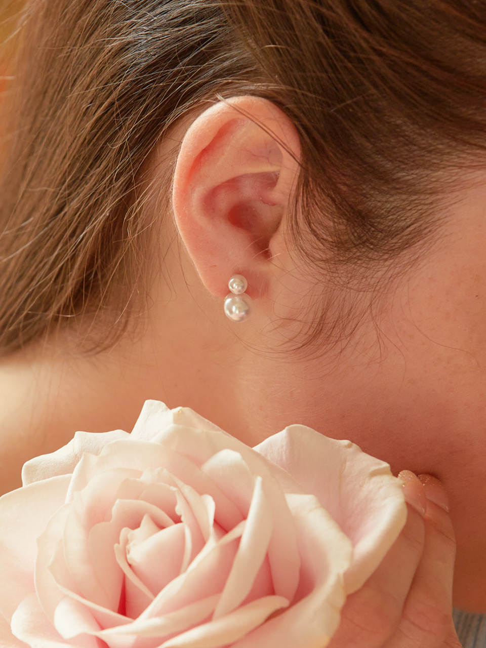 Kelly pearl earring