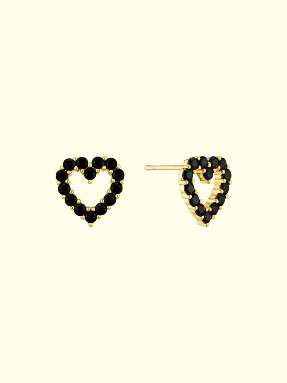 [Sending on the same day] Black cubic heart earring.